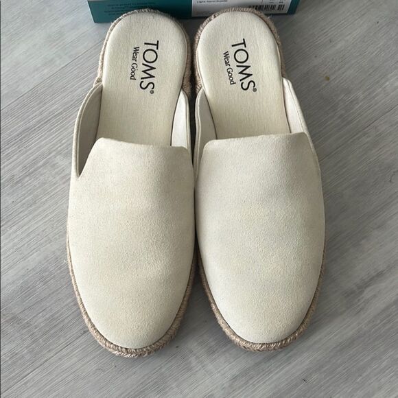 TOMS Santiago Light Sand  Mules with Minimalist Design FINAL CLEARANCE PRICE - Picture 1 of 9